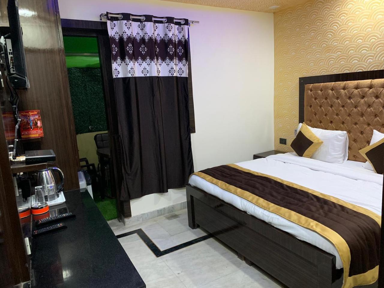 N.K. Residency Otel Yeni Delhi Dış mekan fotoğraf
