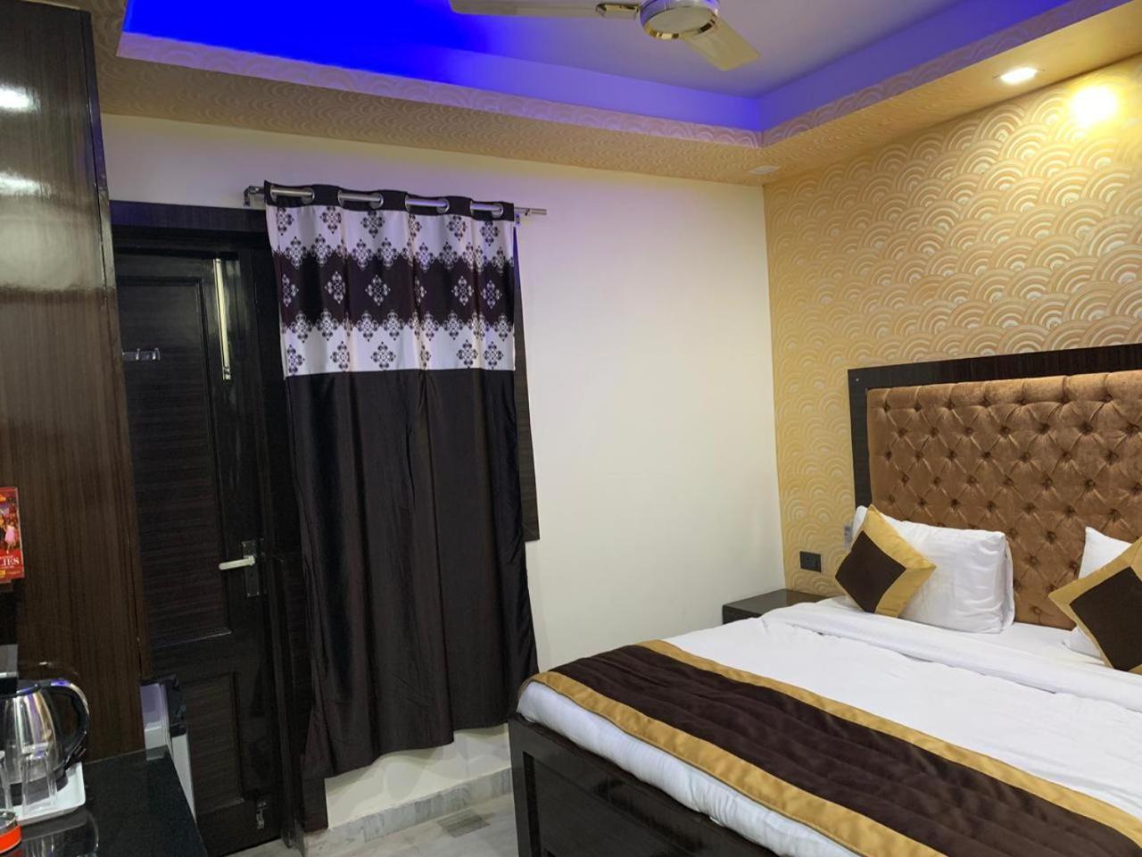 N.K. Residency Otel Yeni Delhi Dış mekan fotoğraf